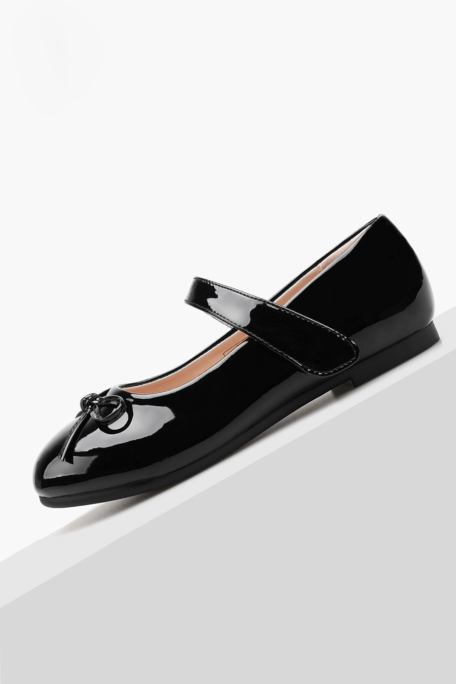 Black mary jane shoes for girls side view