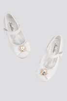 White Mary jane shoes for girls top view