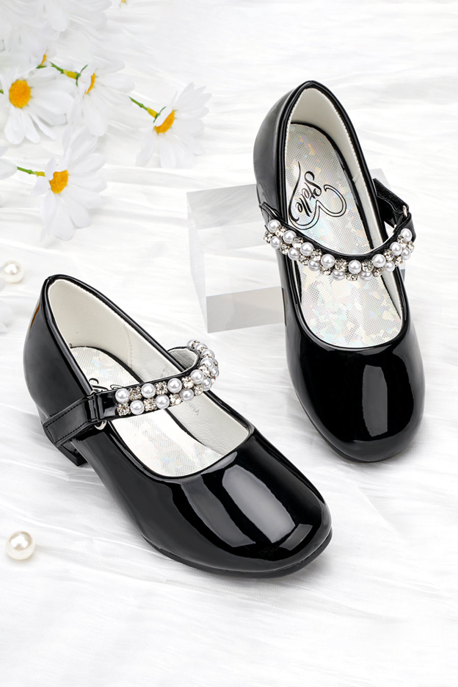 Black mary jane shoes for girls top view 