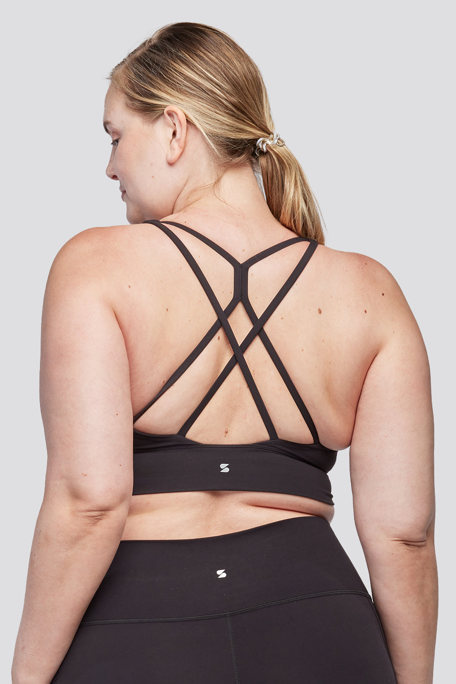 criss cross back sports bra black back