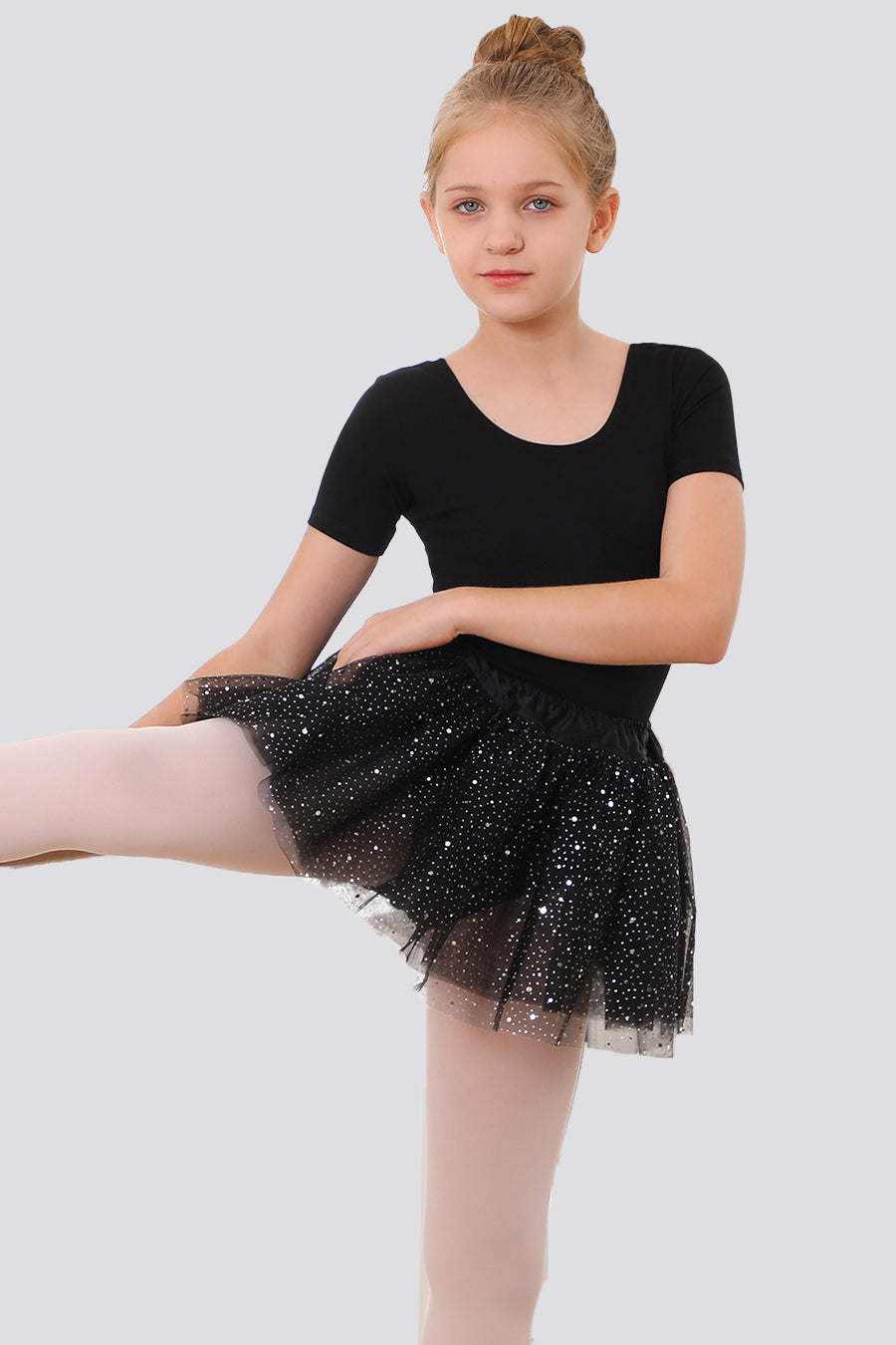 Full-body black tutu skirt 