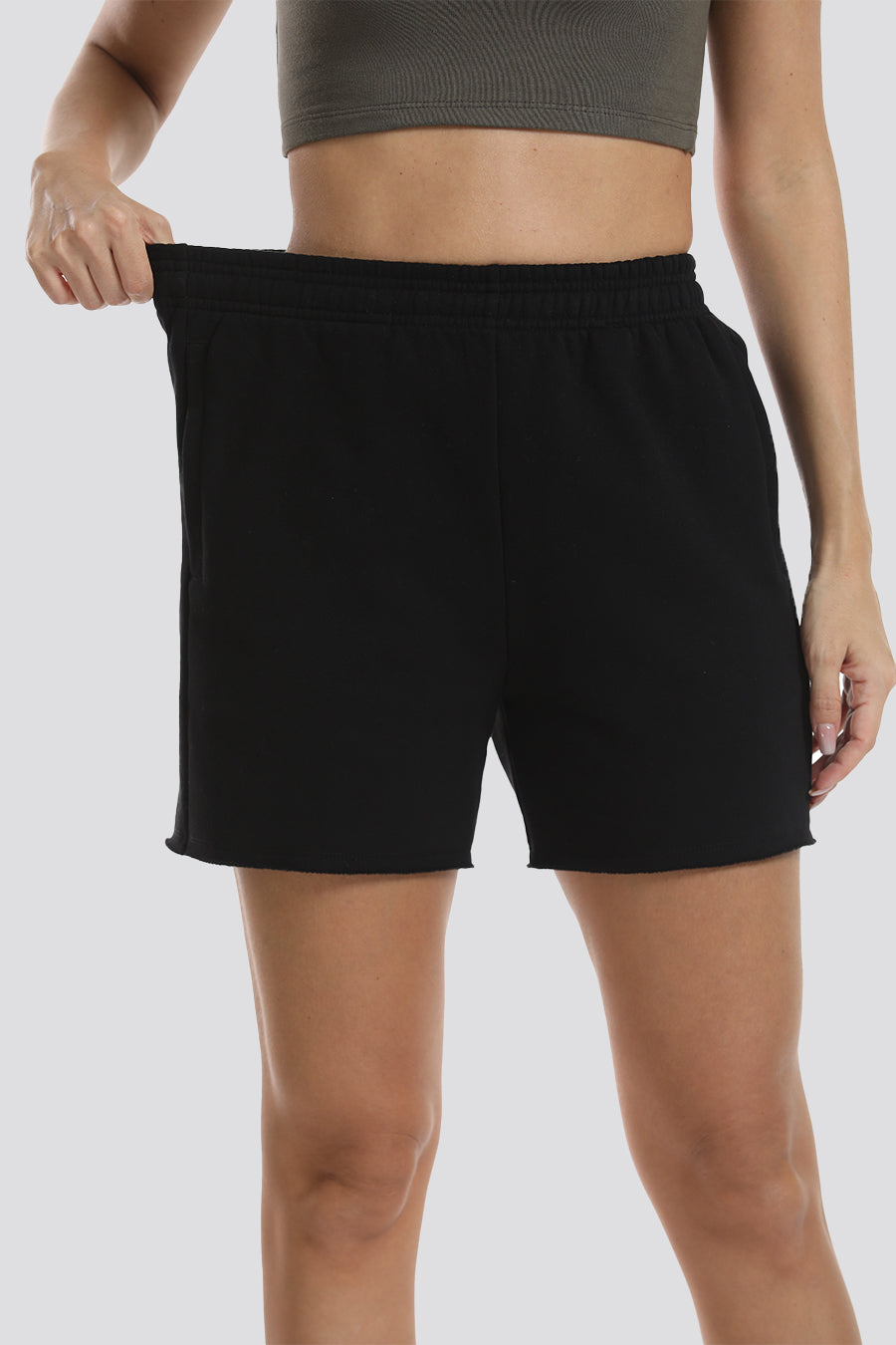 Outfit detail black shorts for women